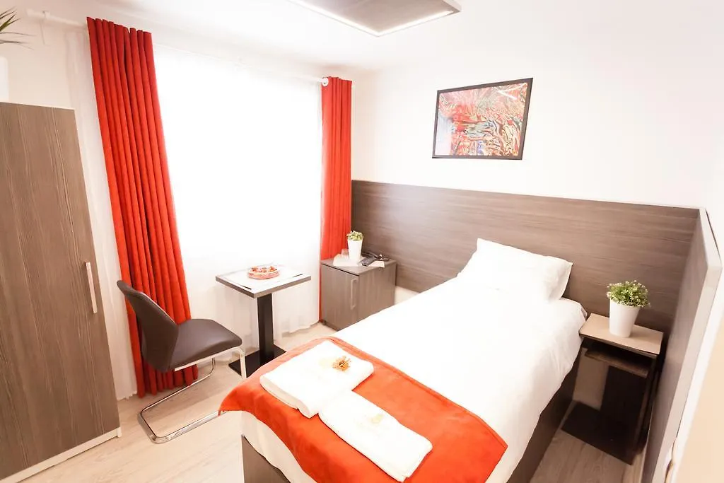 Villa Royal Prague 2*,